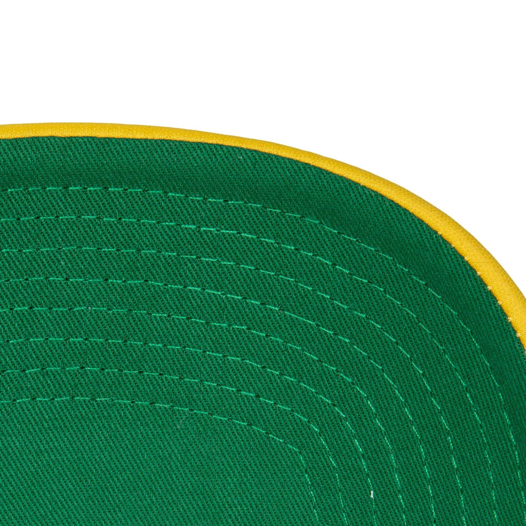 Mens MITCHELL & NESS NBA RETRO TRUCKER SNAPBACK HWC LAKERS