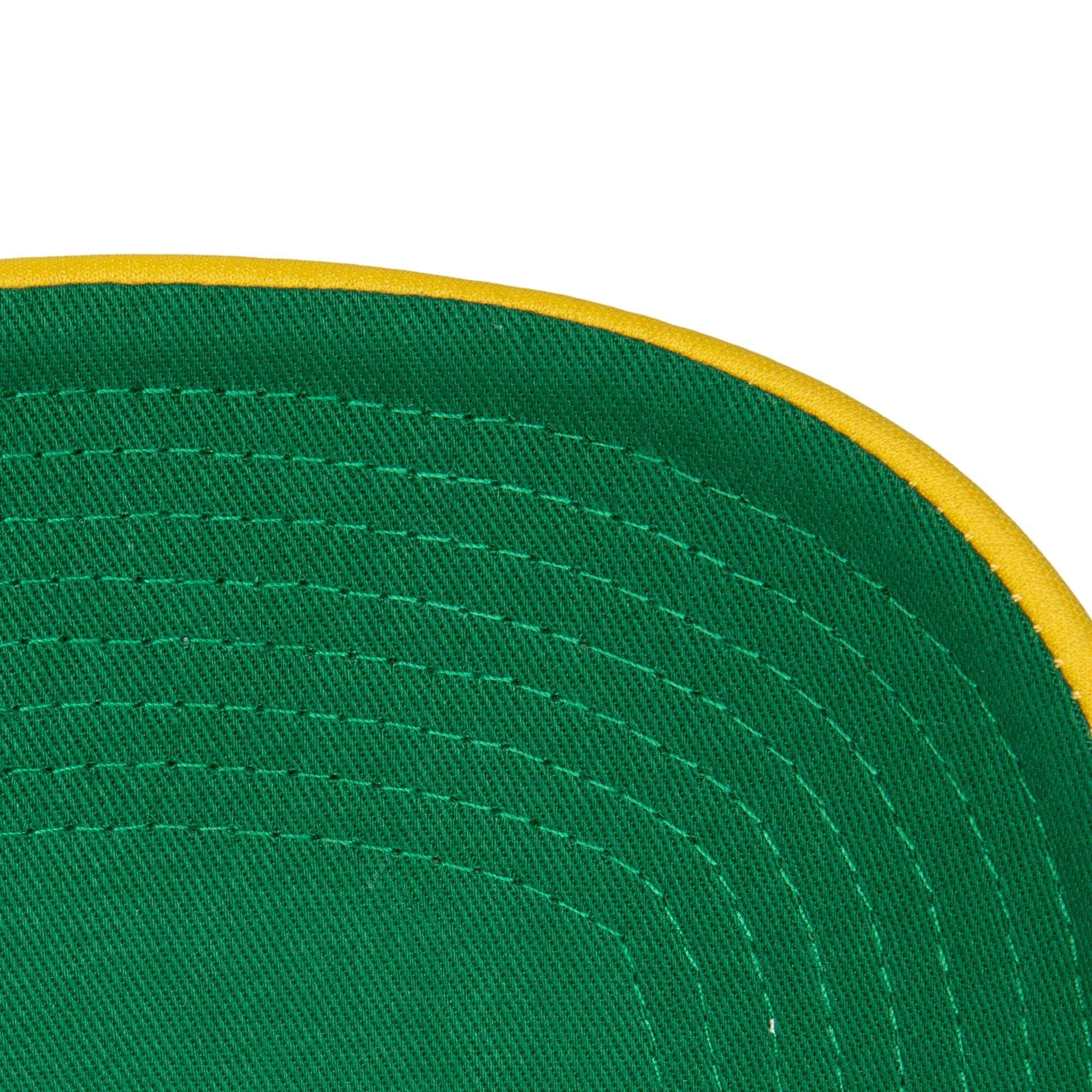 Mens MITCHELL & NESS NBA RETRO TRUCKER SNAPBACK HWC LAKERS