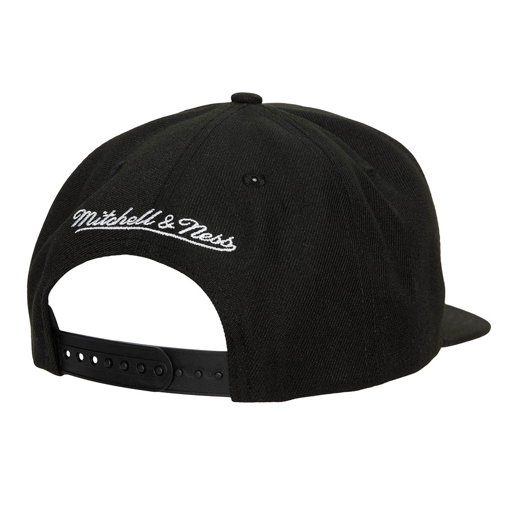 Mens MITCHELL & NESS NBA SHARK BITE SNAPBACK NETS