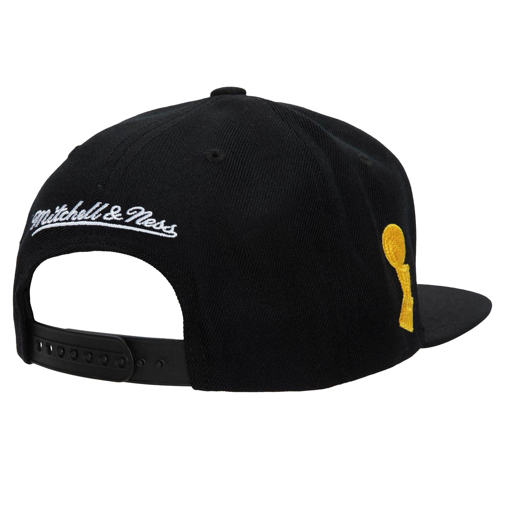 [HHSS4198-CCAYYPPPBLCK] MENS NBA CLEVELAND CAVALIERS HWC 16 CHAMPS SNAPBACK