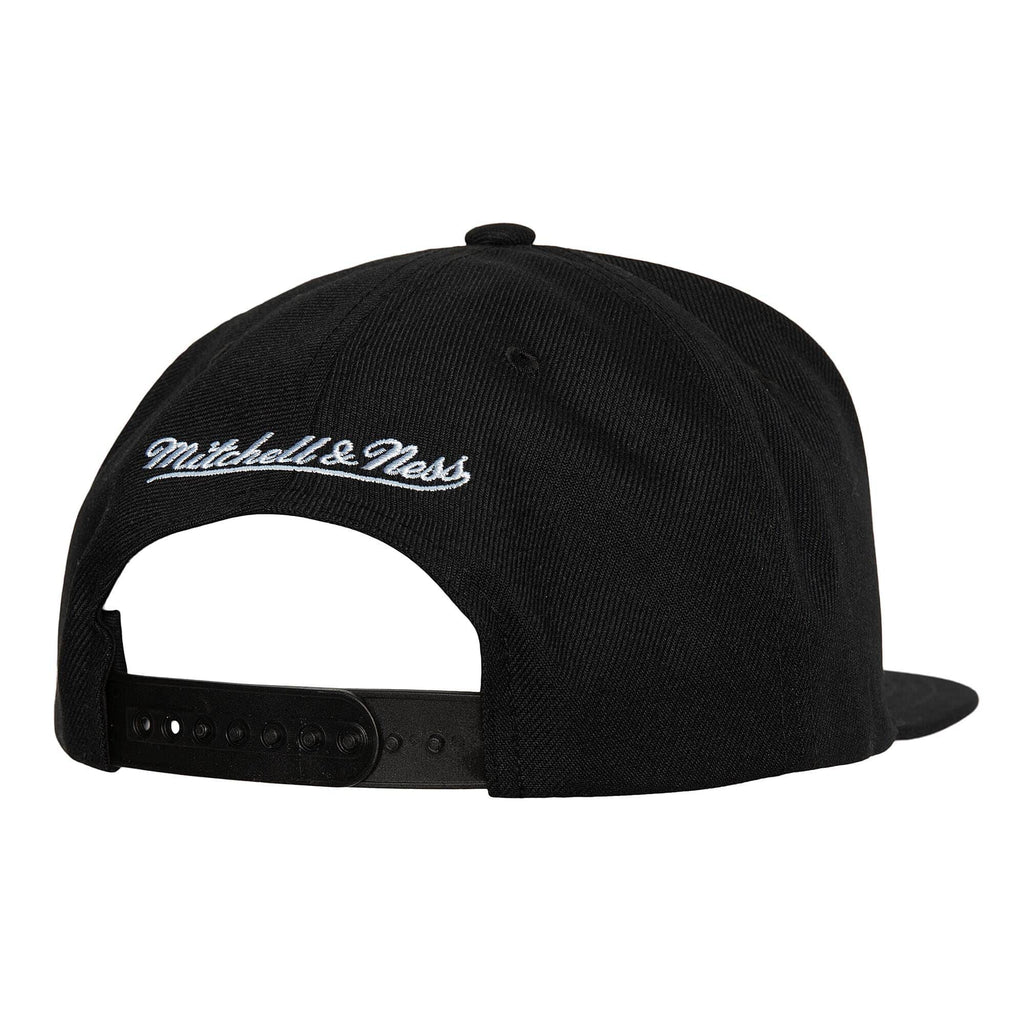Mens MITCHELL & NESS NBA EMBROIDERY GLITCH SNAPBACK NETS