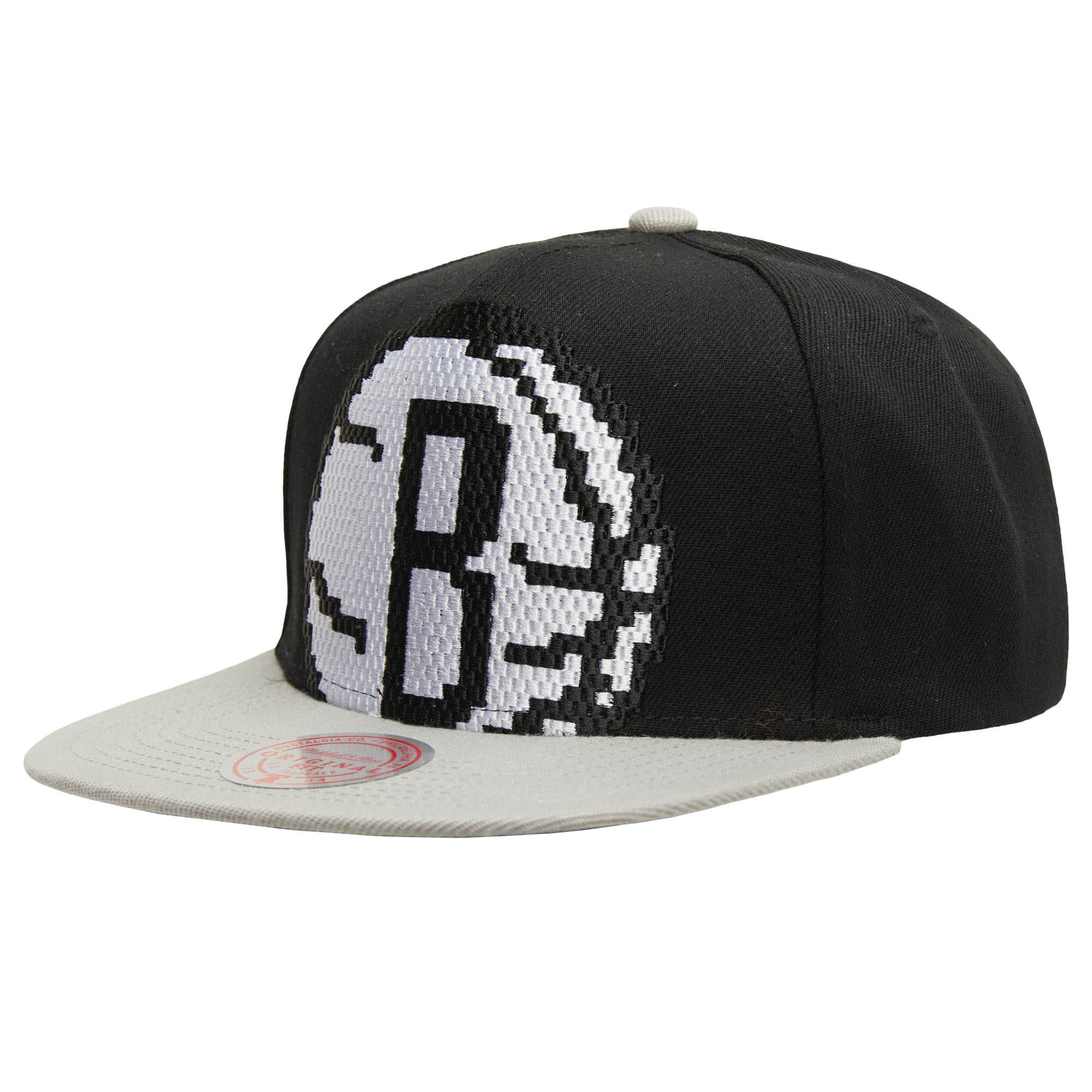 Mens MITCHELL & NESS NBA 8 BIT XL SNAPBACK NETS