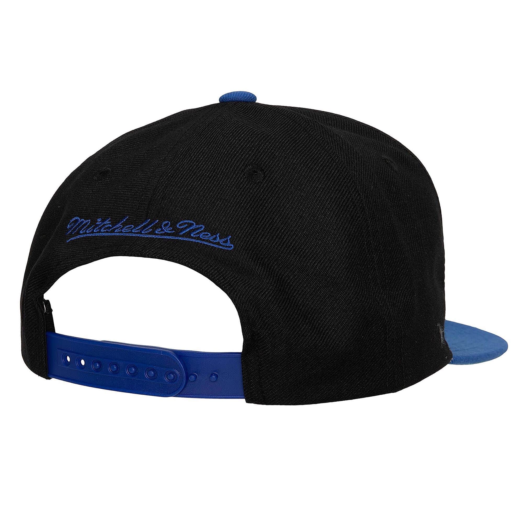Mens MITCHELL & NESS NBA 8 BIT XL SNAPBACK 76ERS