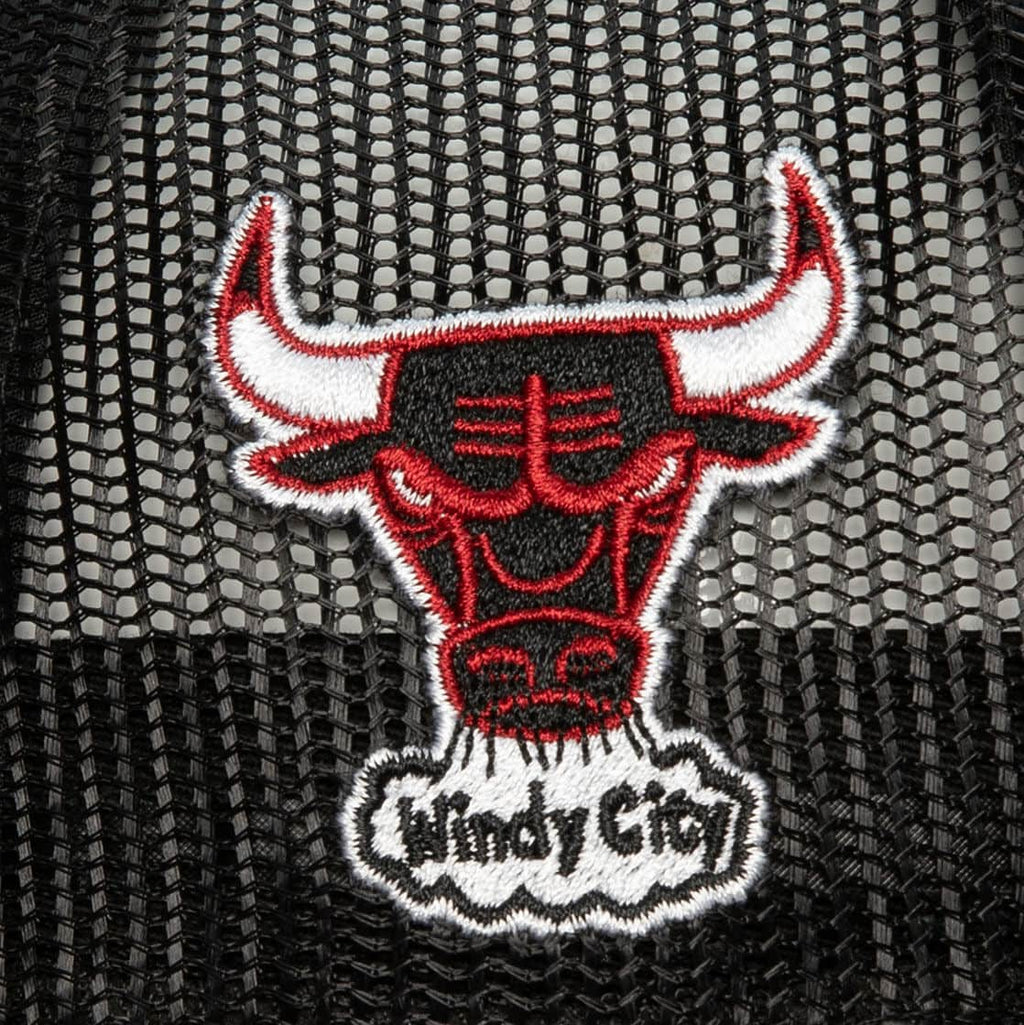 Mens MITCHELL & NESS NBA TEAM SEAL TRUCKER HWC BULLS