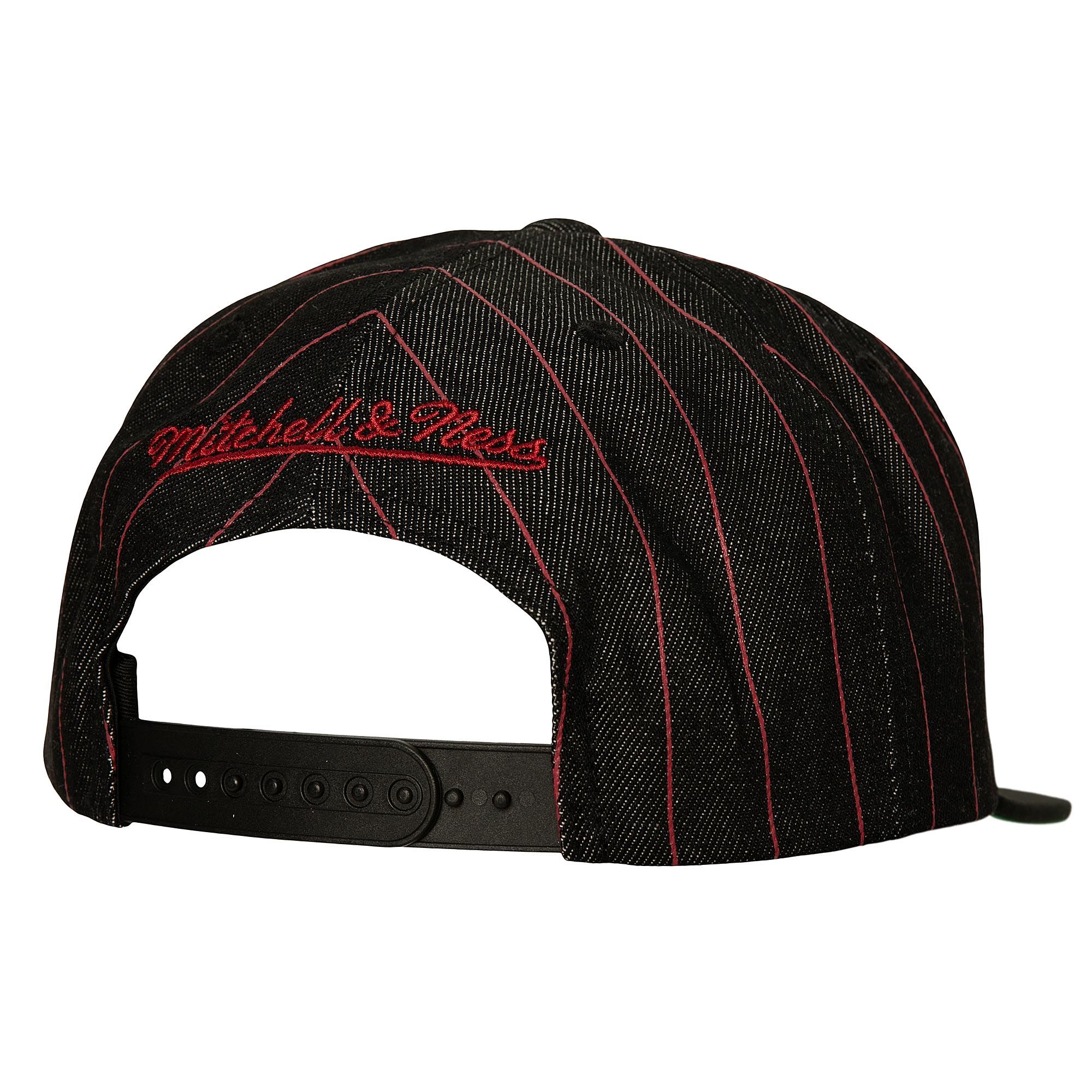 MENS MITCHELL & NESS NBA DEM STRIPES SNAPBACK BULLS - BLACK