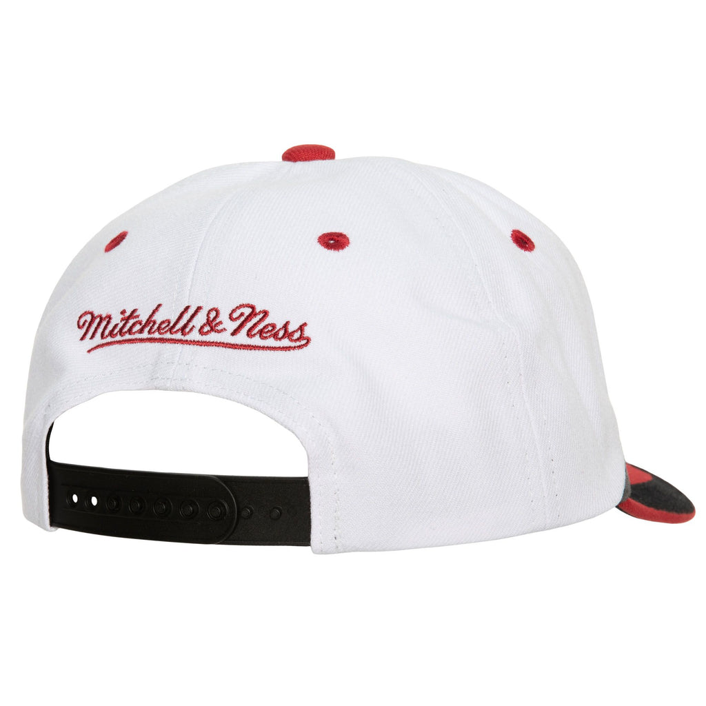 MENS MITCHELL & NESS NHL RETRODOME PRO SNAPBACK BLACKHAWKS - RED