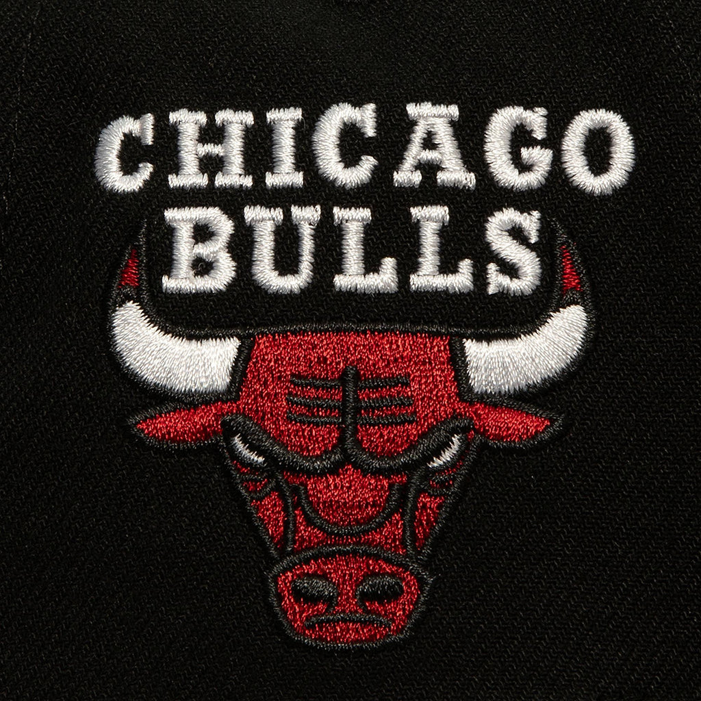 Mens MITCHELL & NESS NBA NOW YOU SEE ME SNAPBACK BULLS