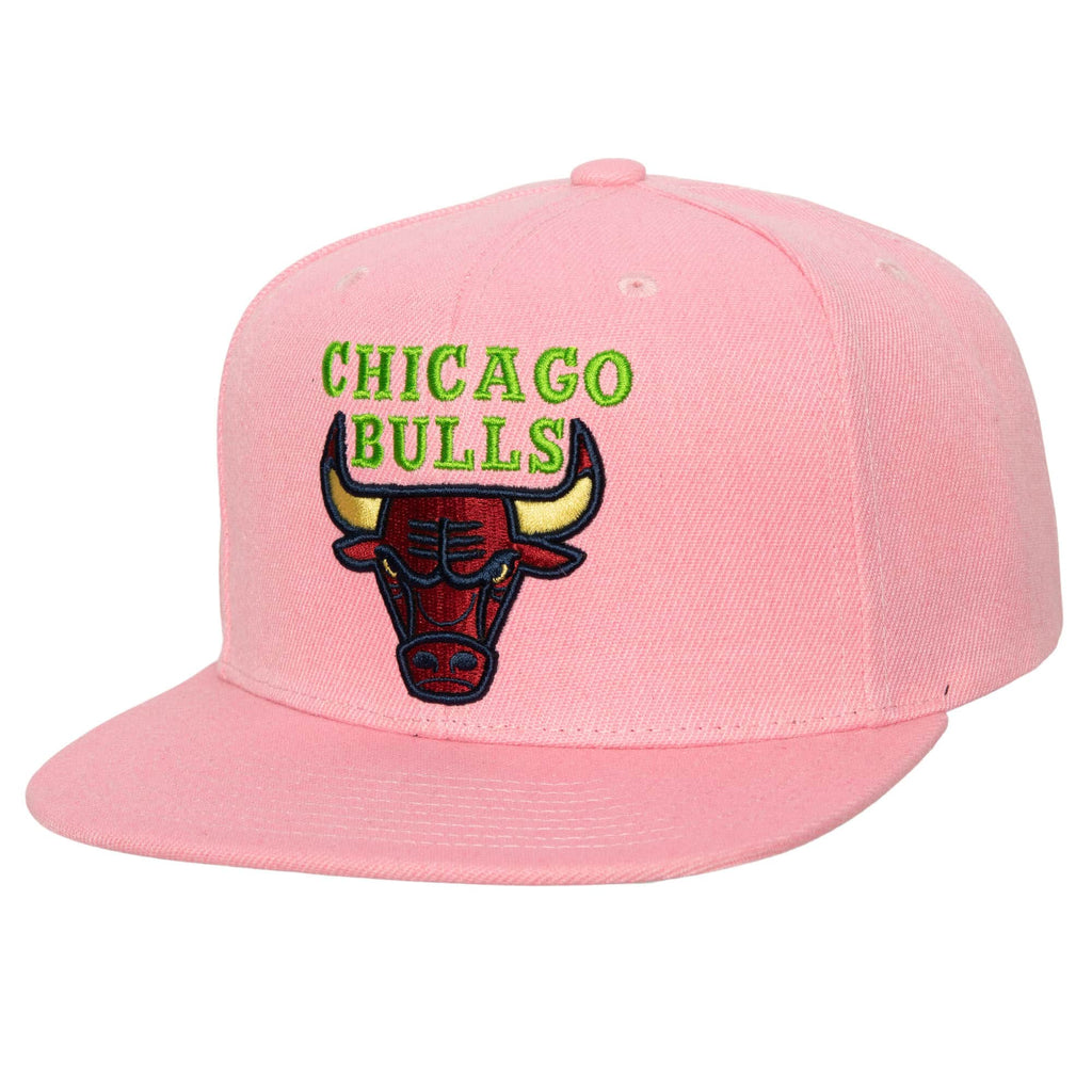 MENS MITCHELL & NESS NBA SO FRESH SNAPBACK BULLS - PINK