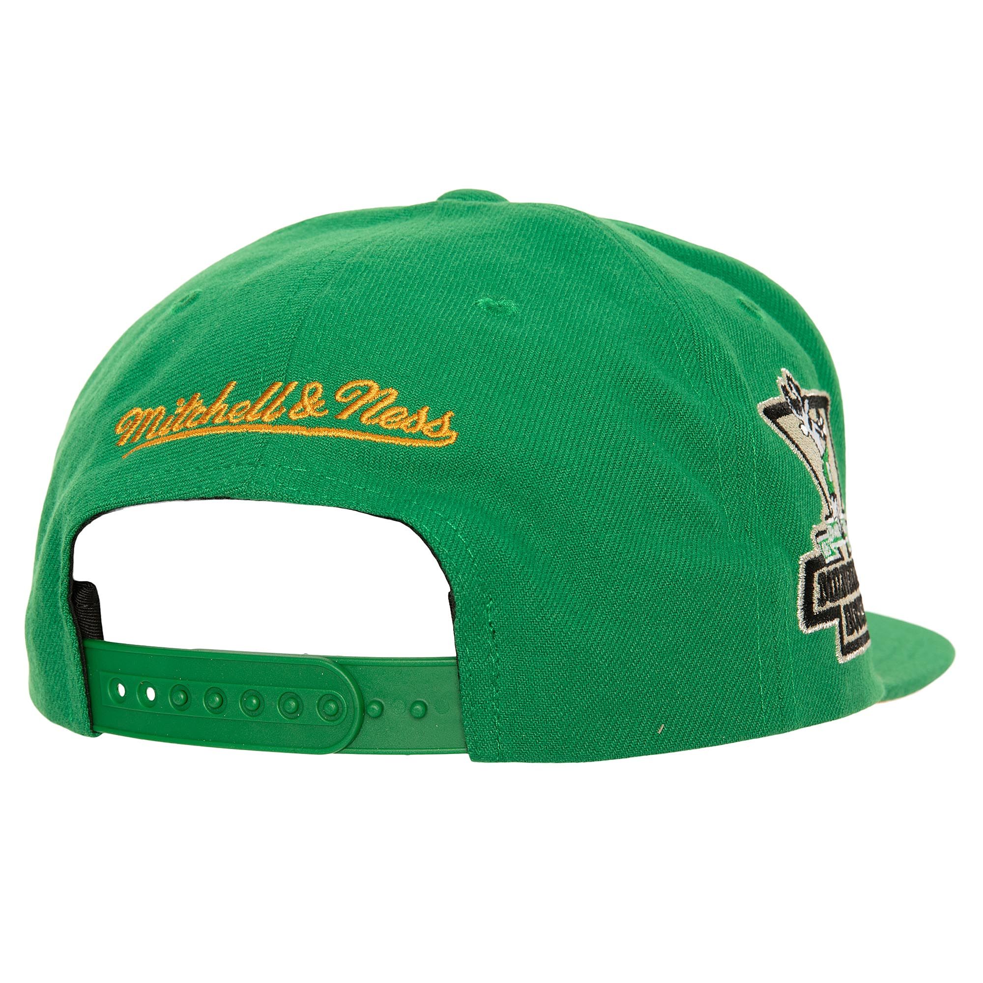 Mens MITCHELL & NESS NBA WATCH ME SHINE SNAPBACK HWC BUCKS
