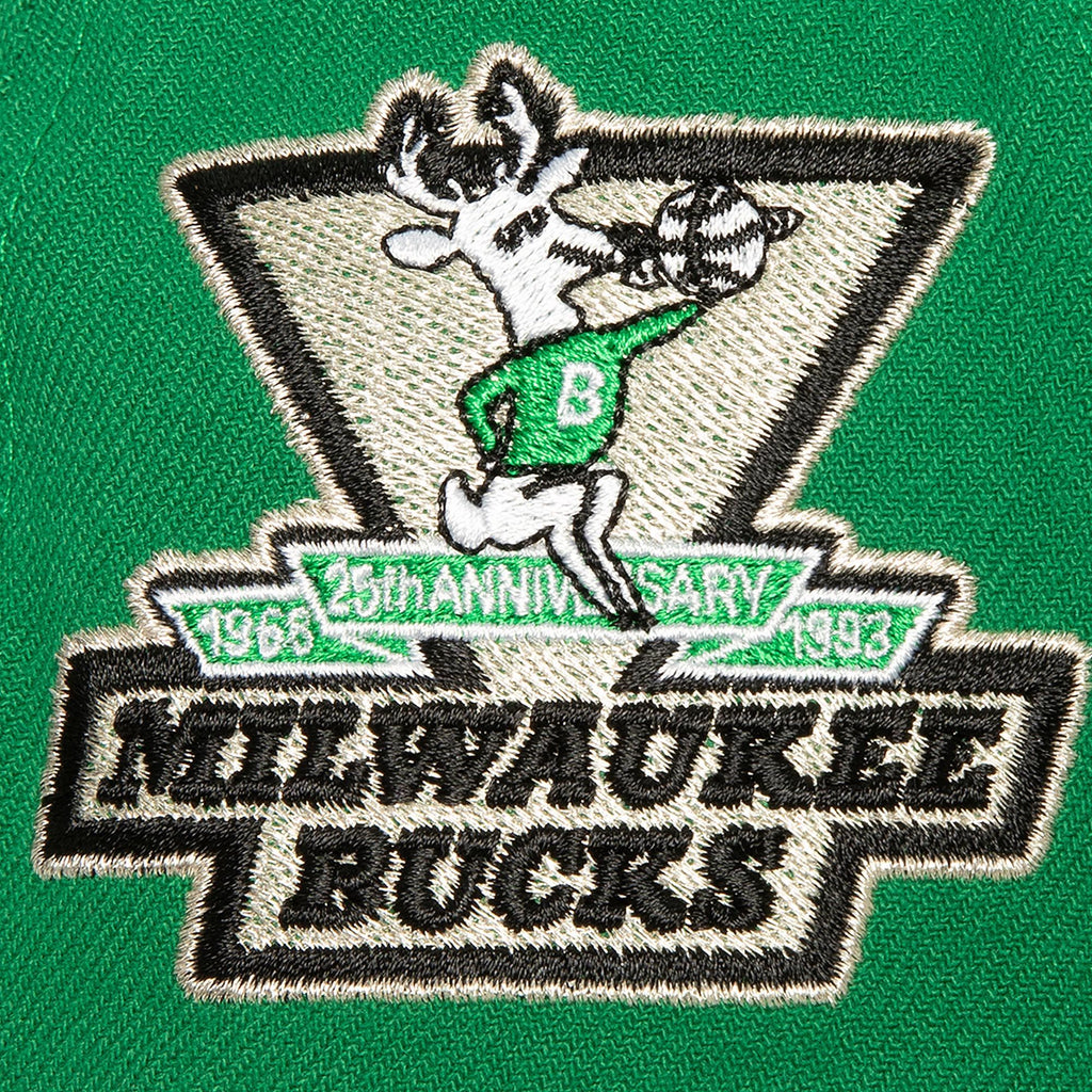 Mens MITCHELL & NESS NBA WATCH ME SHINE SNAPBACK HWC BUCKS