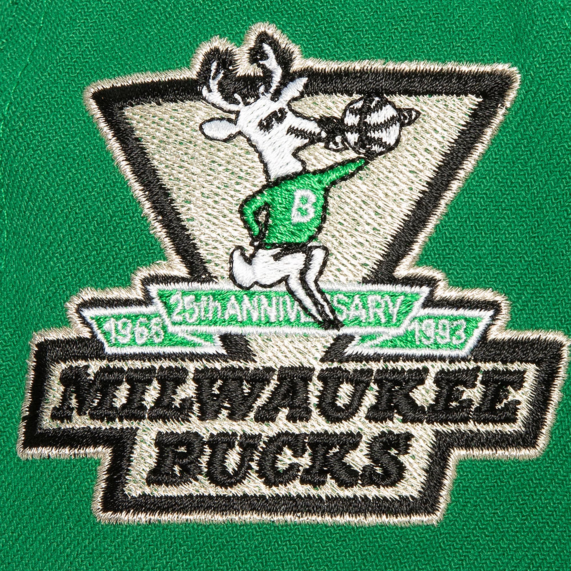 Mens MITCHELL & NESS NBA WATCH ME SHINE SNAPBACK HWC BUCKS