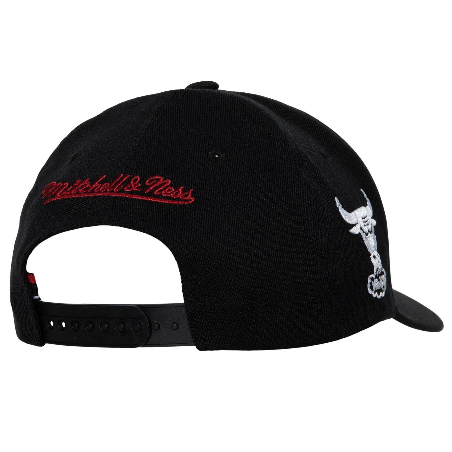 [HHSSINTL1091-CBUBLCK] MENS NBA CHICAGO BULLS HWC SLAP STICKER CLASSIC RED BULLS