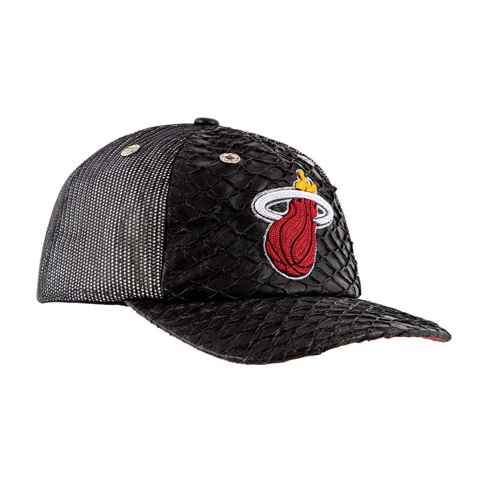 Mens MITCHELL & NESS NBA 75TH PLATINUM LUX TRUCKER HEAT