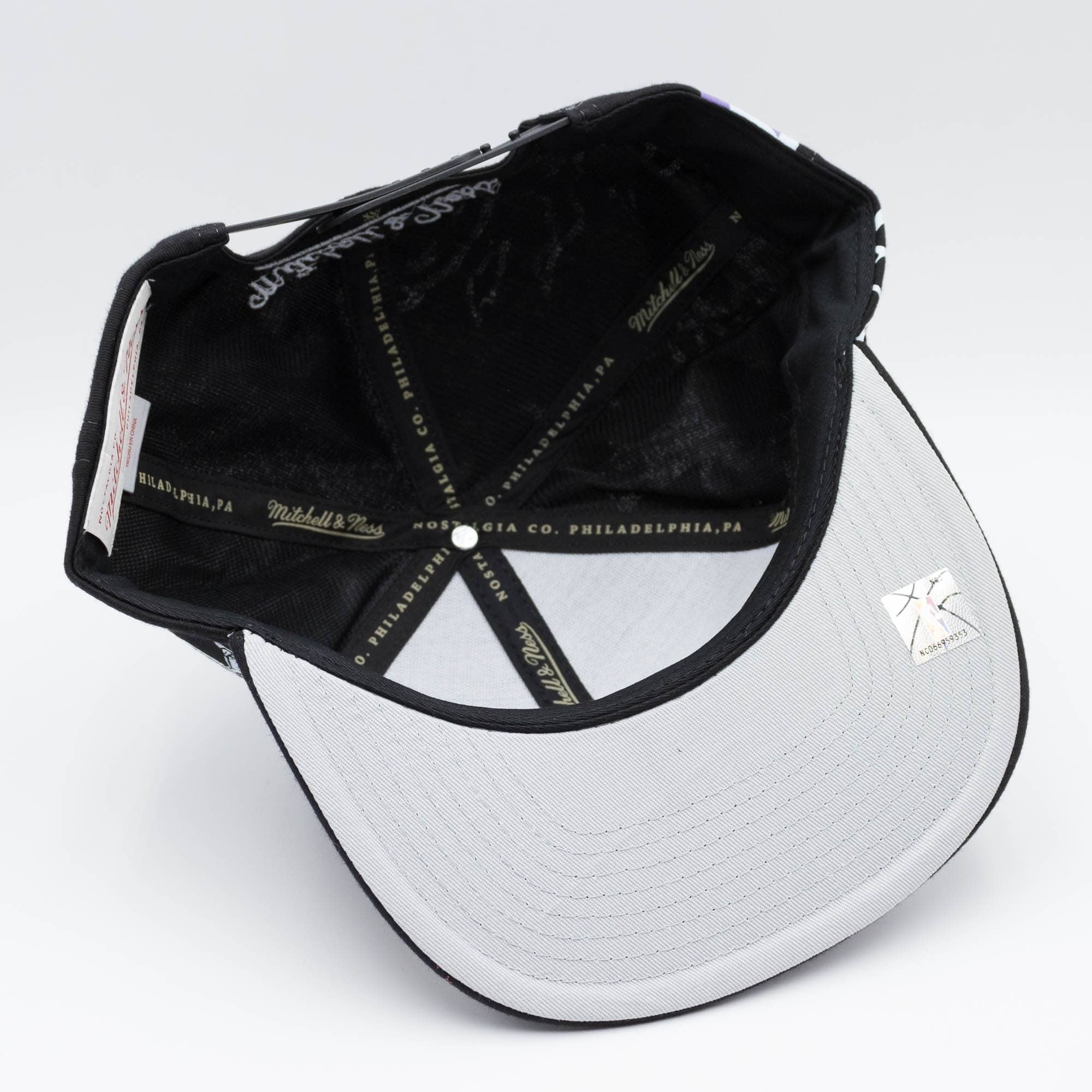 MENS MITCHELL & NESS NBA SHIRT REMIX SNAPBACK HWC SPURS - BLACK