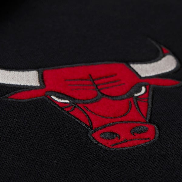 [JK11162-CBUBLCK] MENS MITCHELL & NESS COURTSIDE FLEECE BUTTON FRONT BULLS