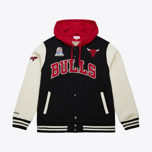 [JK11162-CBUBLCK] MENS MITCHELL & NESS COURTSIDE FLEECE BUTTON FRONT BULLS