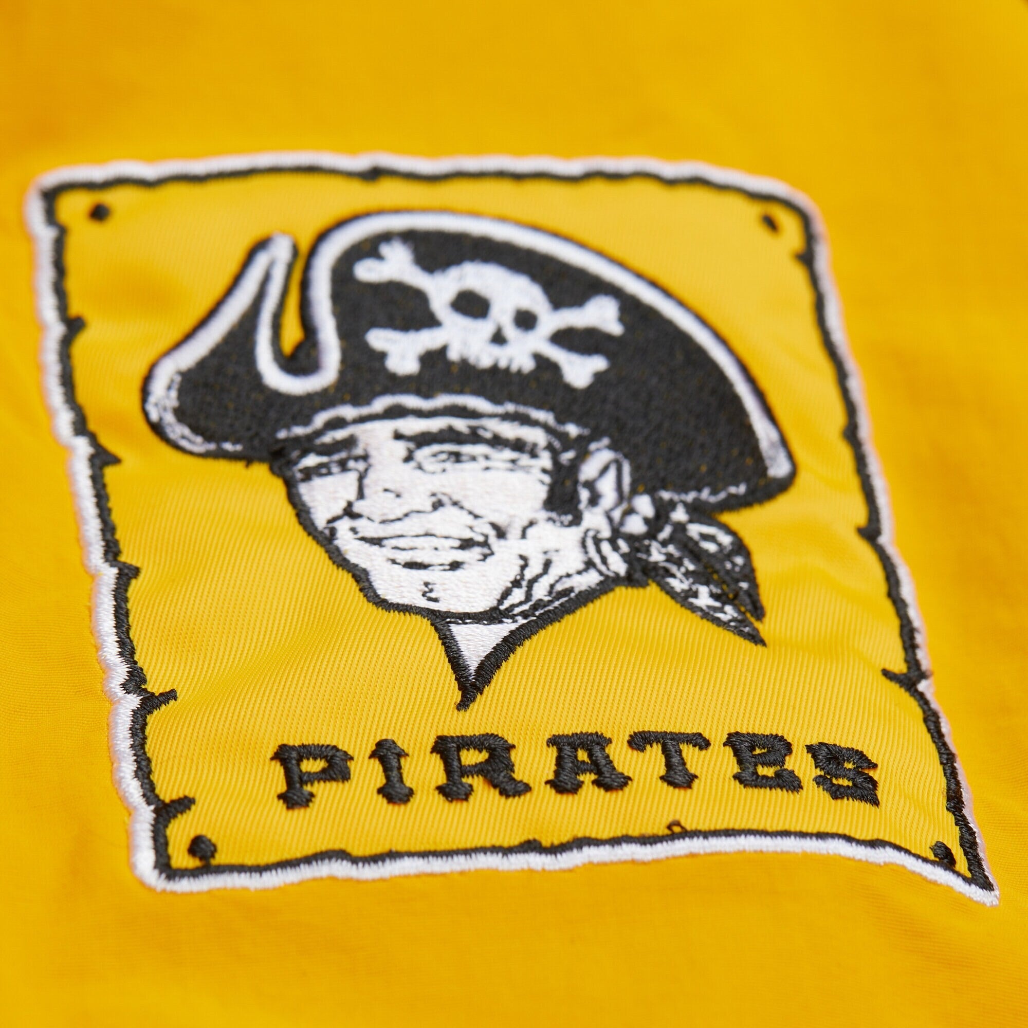 MENS MITCHELL & NESS MLB NYLON PULLOVER JACKET VINTAGE LOGO PIRATES