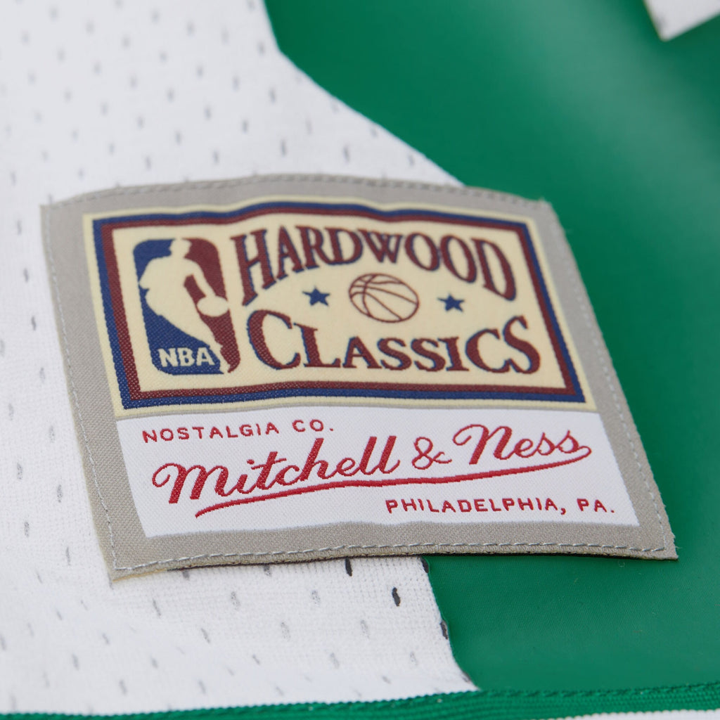 MENS MITCHELL & NESS NBA MAXXED OUT FASHION SHORTS CELTICS ANTOINE WALKER