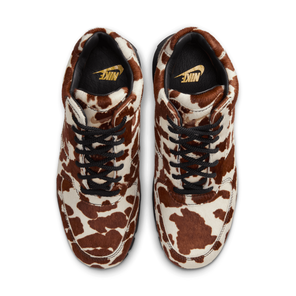 [IO4635-100] MENS NIKE AIR MAX GOADOME QS 'SAIL CACAO WOW COW PRINT PONY HAIR'