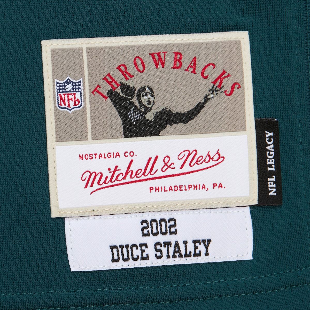 MENS MITCHELL & NESS NFL DARK JERSEY EAGLES 2002 DUCE STALEY