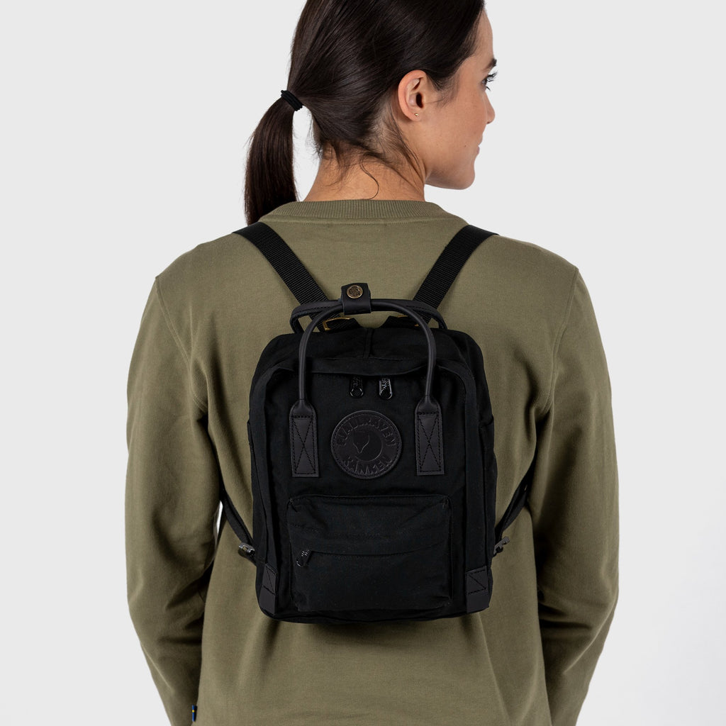 [24261-550] UNISEX FJALLRAVEN KANKEN NO. 2 MINI BACKPACK