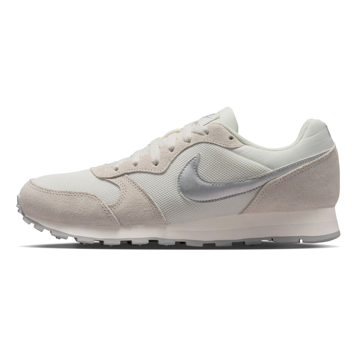 749869-108 Nike Kuwait 1