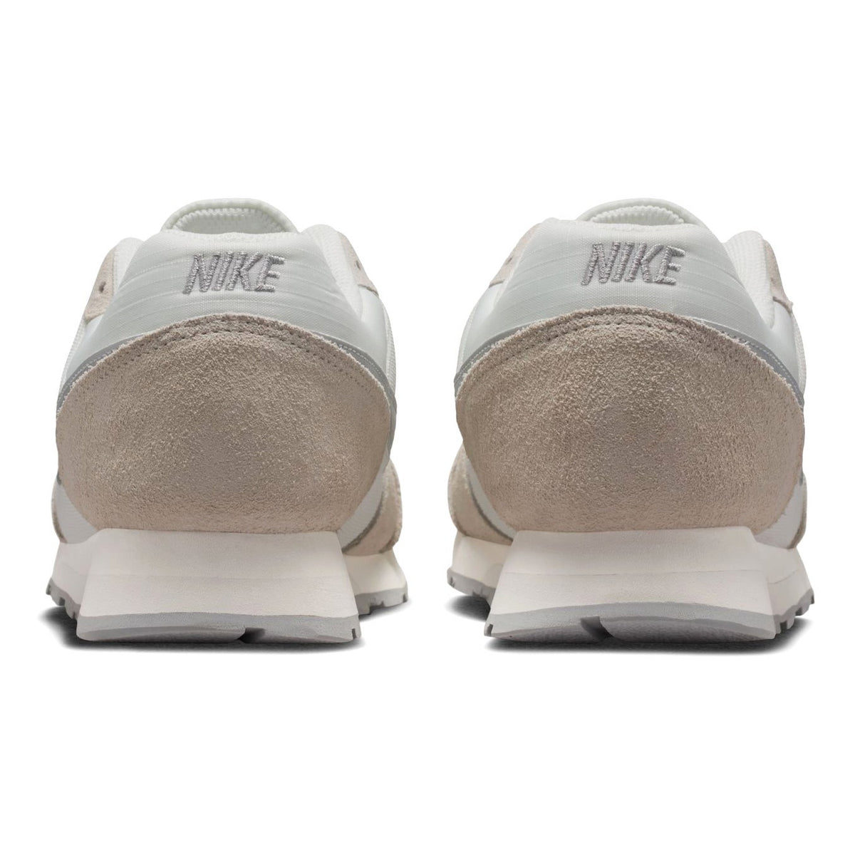 749869-108 Nike Kuwait 2