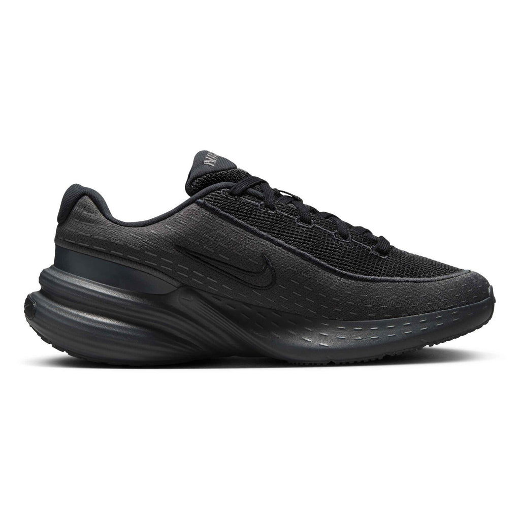 IB2766-001 Nike Kuwait 3