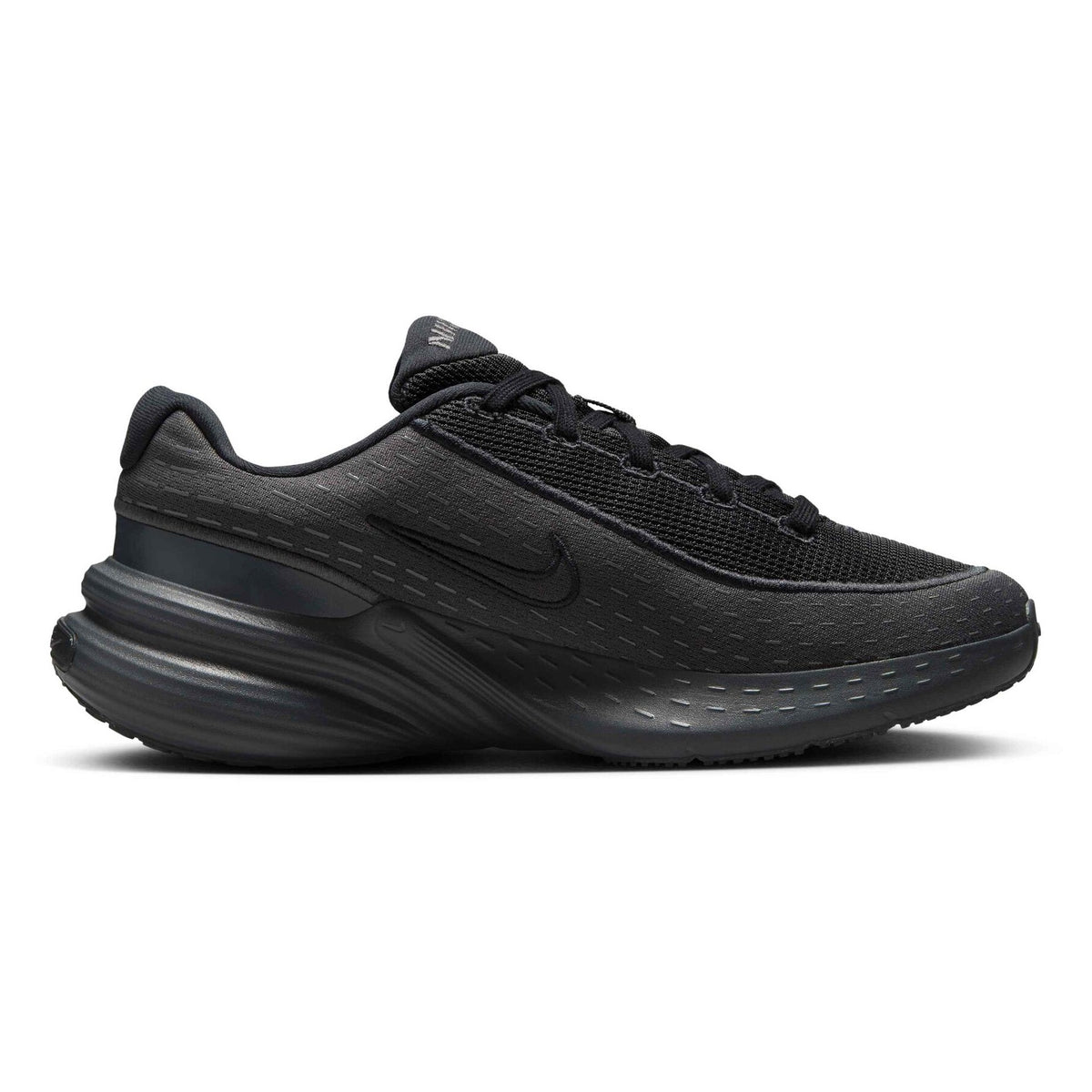 IB2766-001 Nike Kuwait 3
