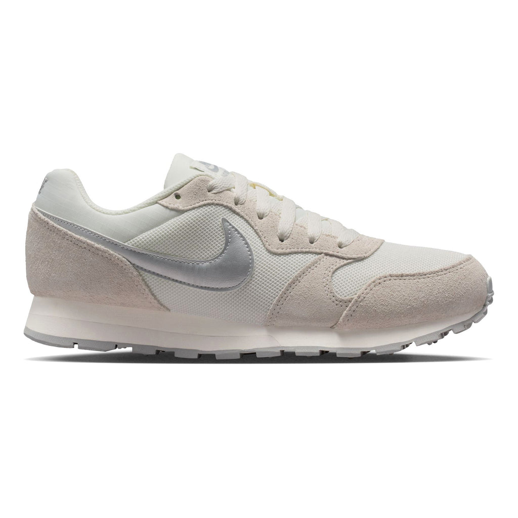749869-108 Nike Kuwait 6