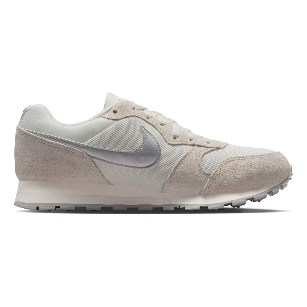 749869-108 Nike Kuwait 7