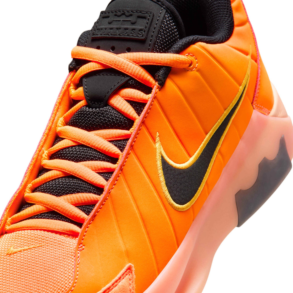 HQ8034-800 Nike Kuwait 7