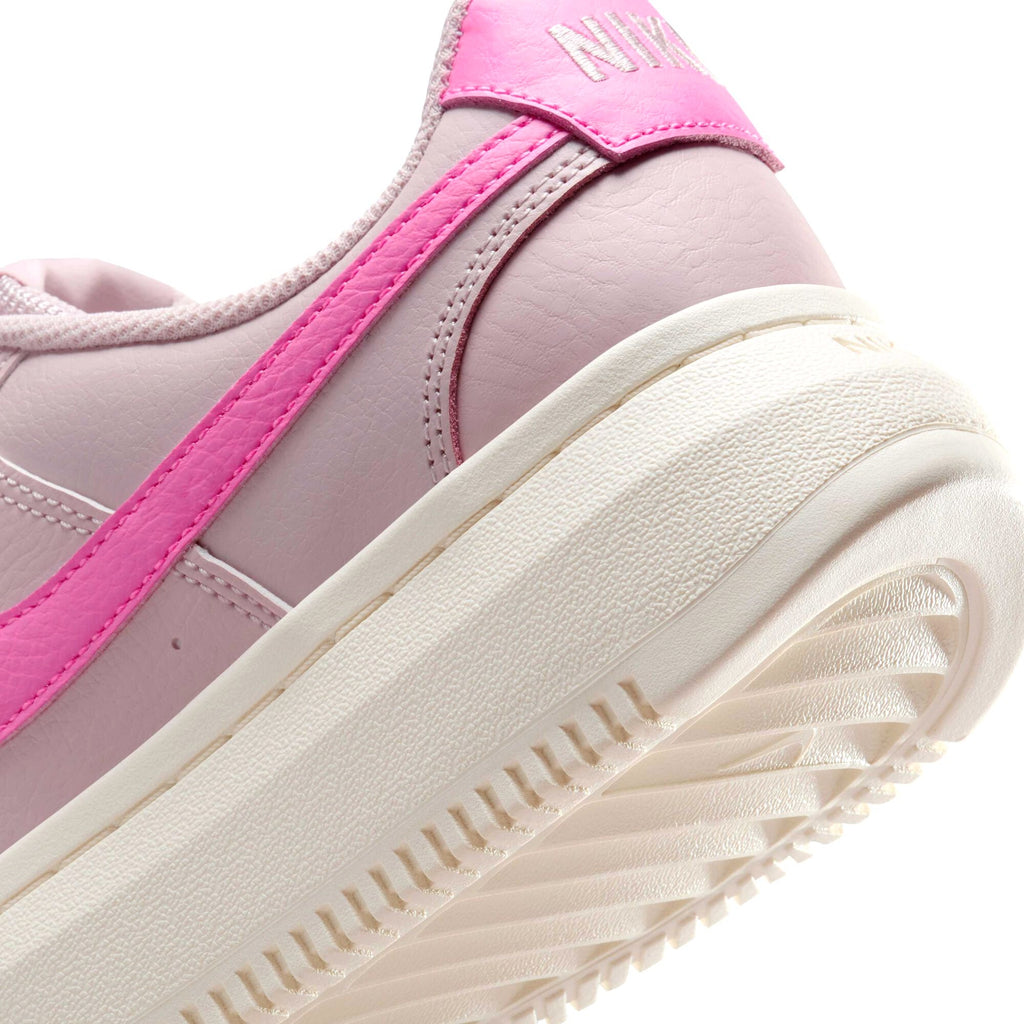 DM0113-601 Nike Kuwait 8
