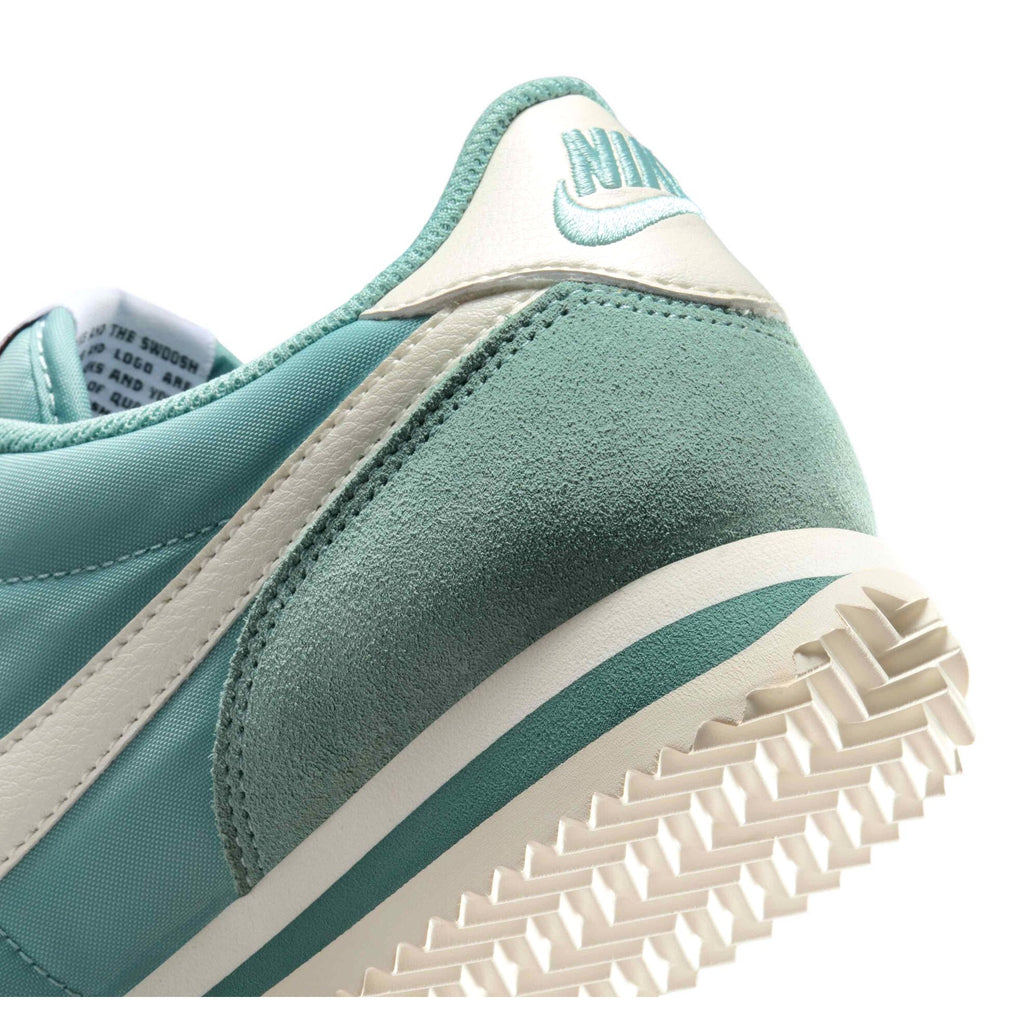 DZ2795-006 Nike Kuwait 8