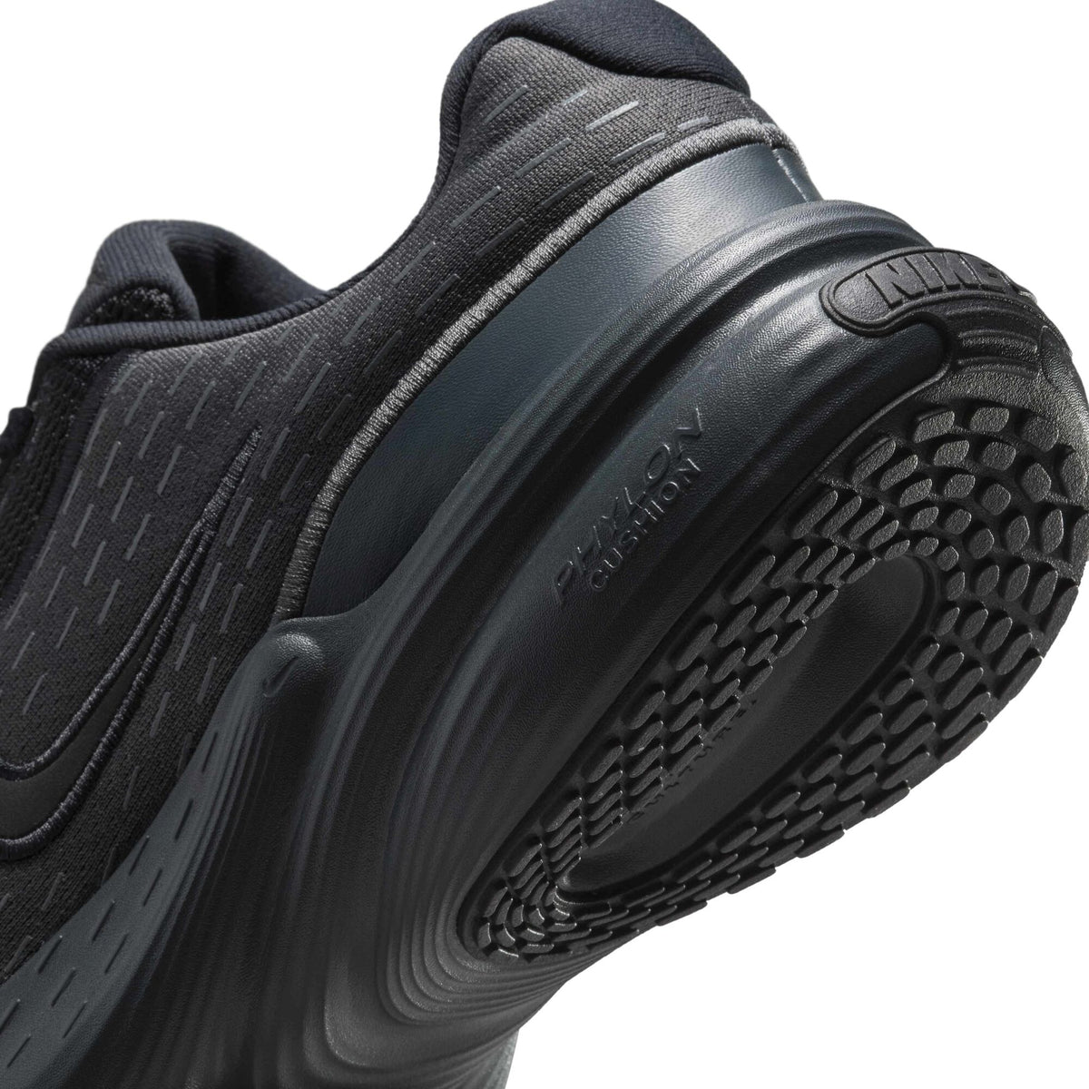IB2766-001 Nike Kuwait 8