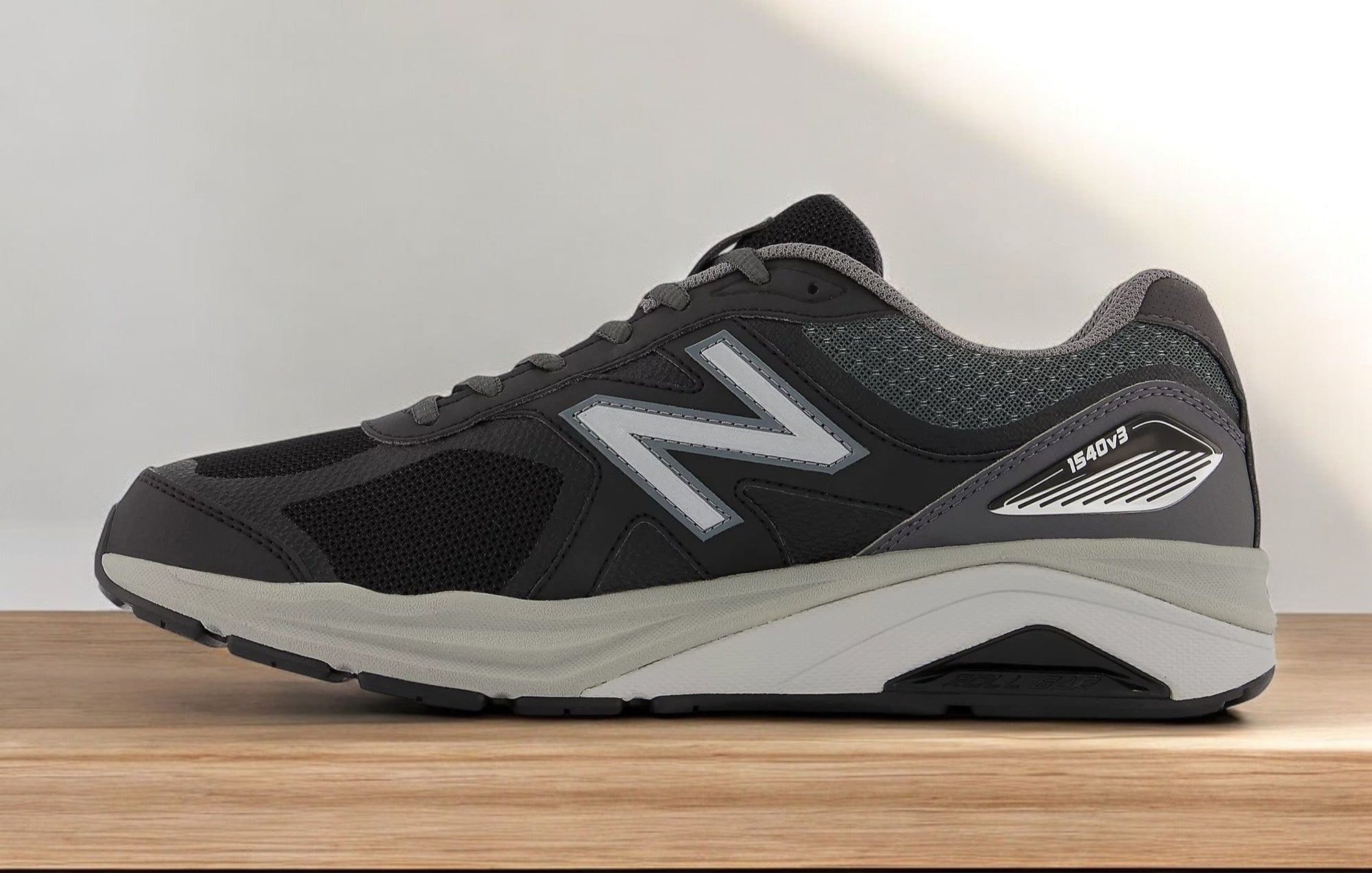 [M1540BK3] MENS NEW BALANCE 1540V3 (MEDIUM WIDTH)