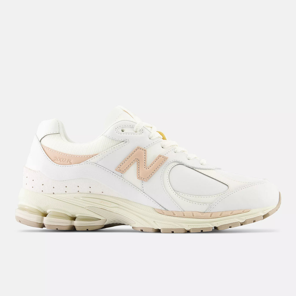 [M2002RVF] MENS NEW BALANCE 2002R 'WHITE VACHETTA TAN'