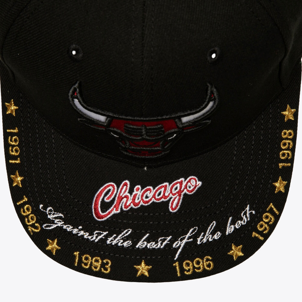 MENS MITCHELL & NESS NBA AGAINST THE BEST PRO SNAPBACK HWC BULLS - BLACK