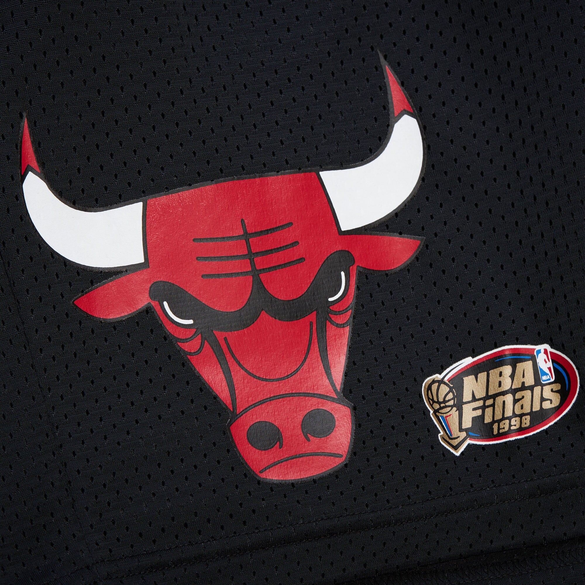 MENS MITCHELL & NESS GAMEDAY MESH 7IN SHORTS VINTAGE LOGO BULLS