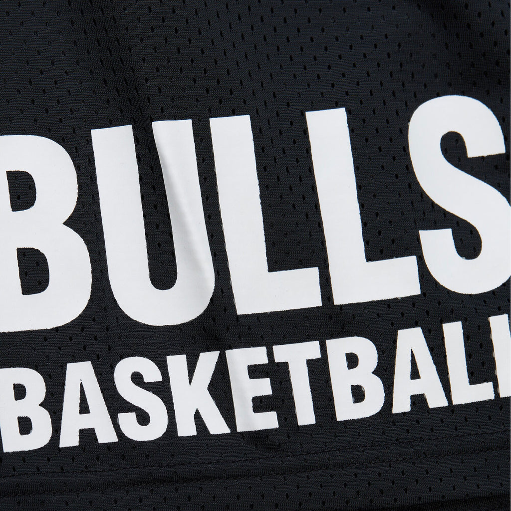 MENS MITCHELL & NESS GAMEDAY MESH 7IN SHORTS VINTAGE LOGO BULLS