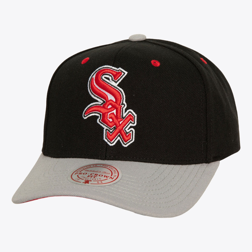 MENS MITCHELL & NESS MLB BRED PRO SNAPBACK WHITE SOX - BLACK