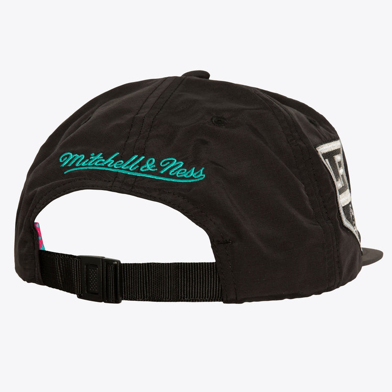 Mens Mitchell & Ness NHL 90S REFLECTIVE DEADSTOCK STRAPBACK VNTG KINGS