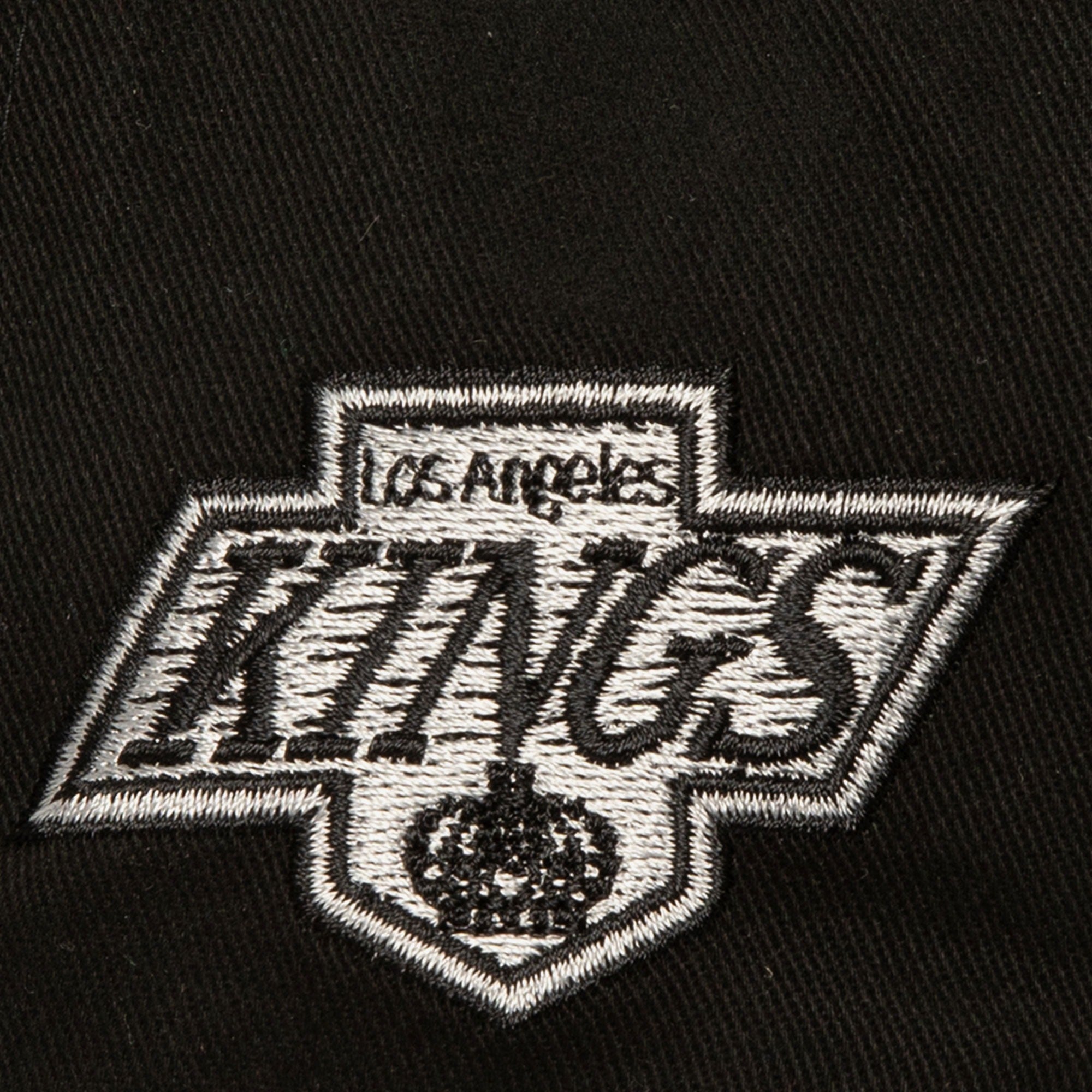 MENS MITCHELL & NESS NHL BLOCK SWEEP PRO SNAPBACK VNTG KINGS