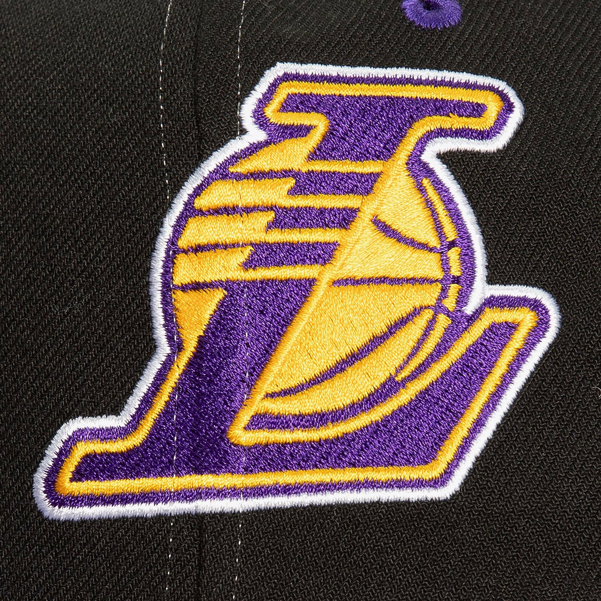 MENS MITCHELL & NESS NBA OVERBITE PRO SNAPBACK LAKERS - BLACK