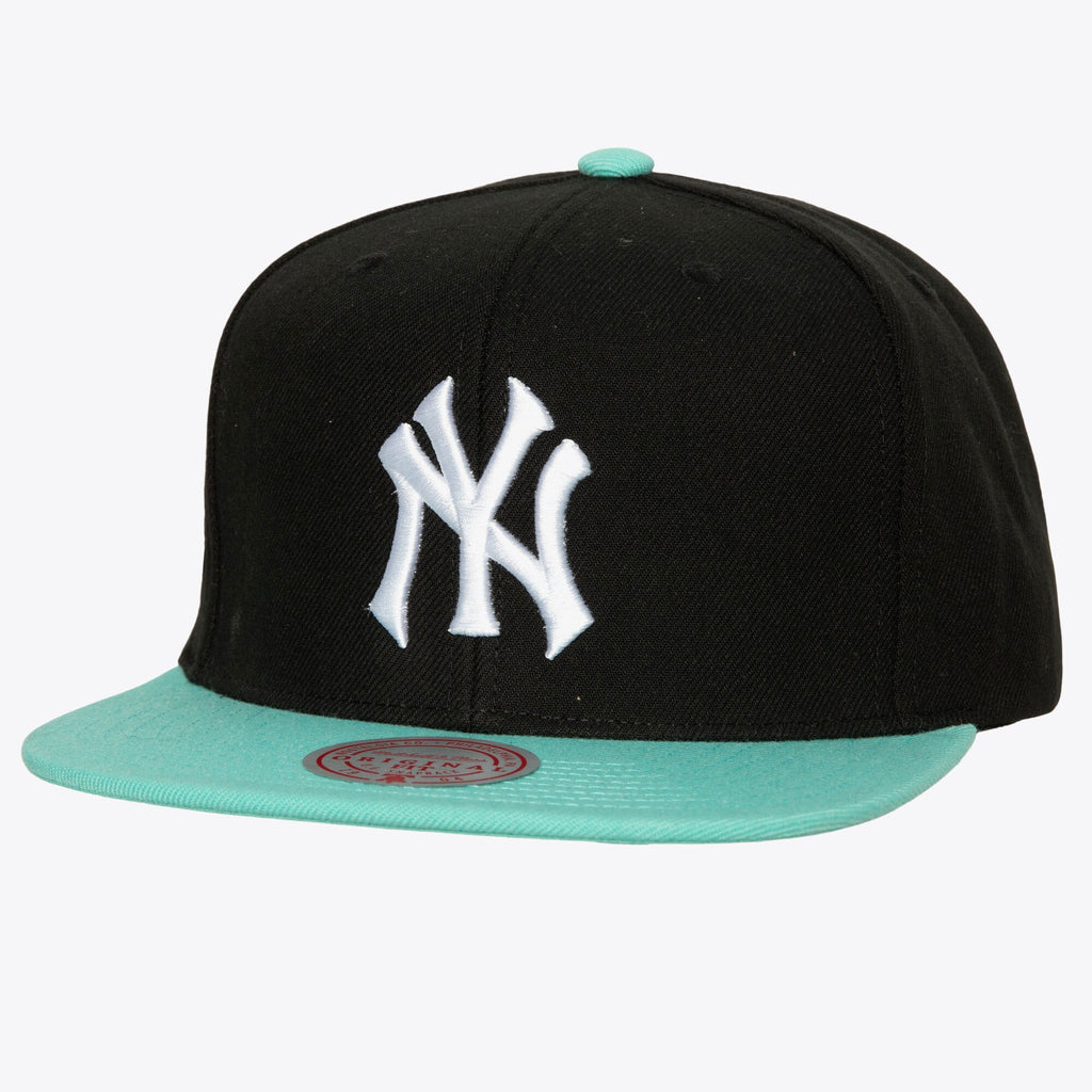 Mens Mitchell & Ness MLB HOMETOWN SNAPBACK COOP YANKEES