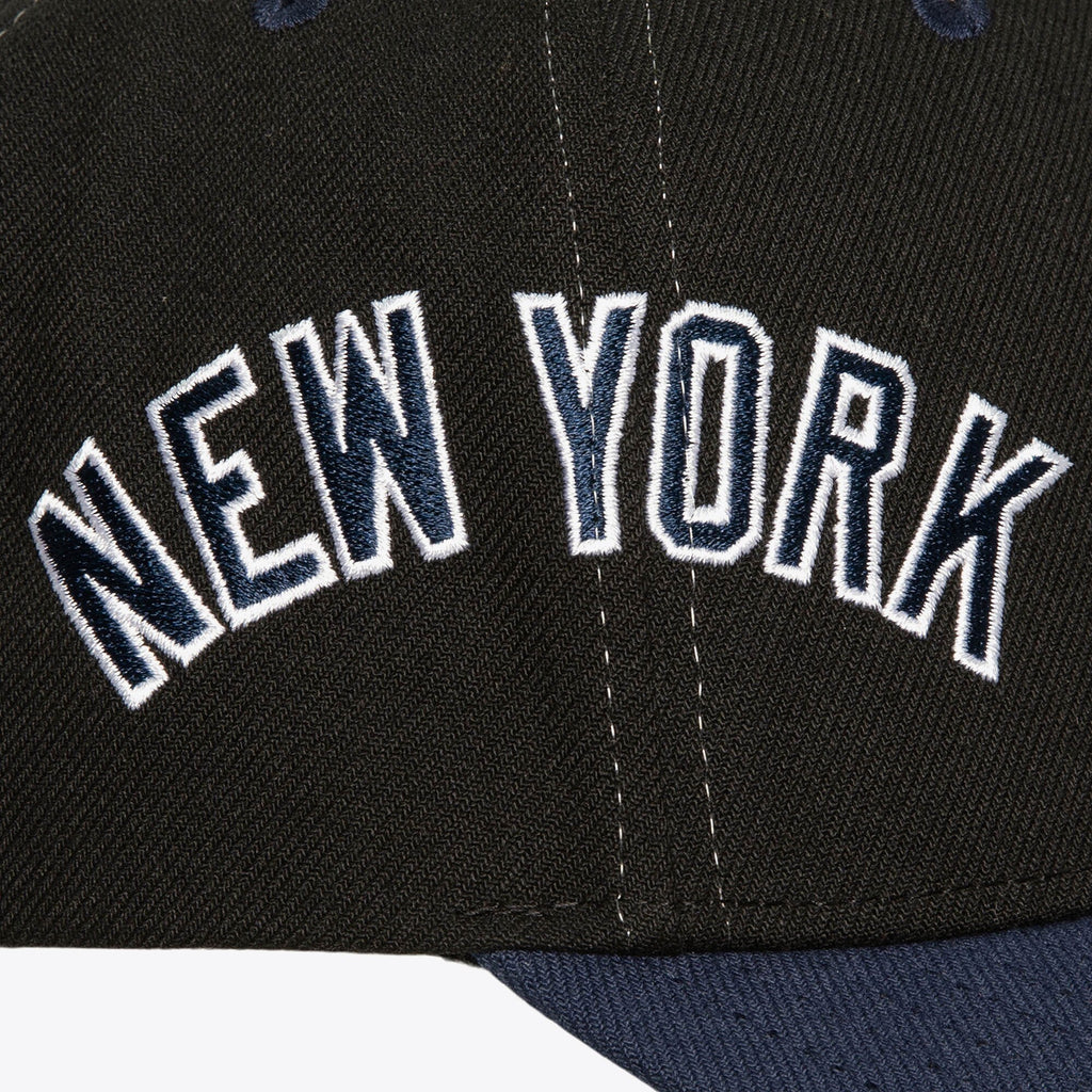 Mens Mitchell & Ness MLB OVERBITE PRO SNAPBACK YANKEES