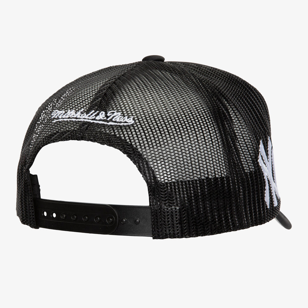 Mens Mitchell & Ness MLB SCRIPT TRUCKER YANKEES