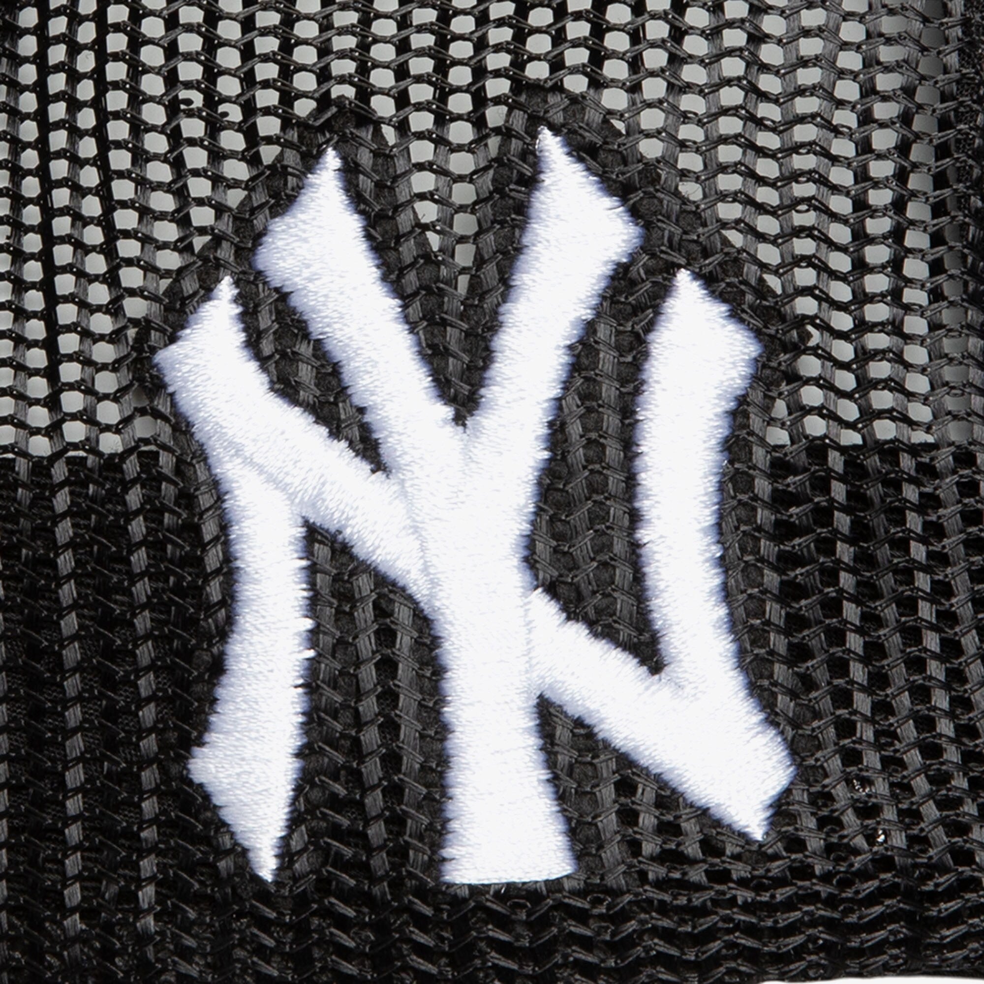 Mens Mitchell & Ness MLB SCRIPT TRUCKER YANKEES