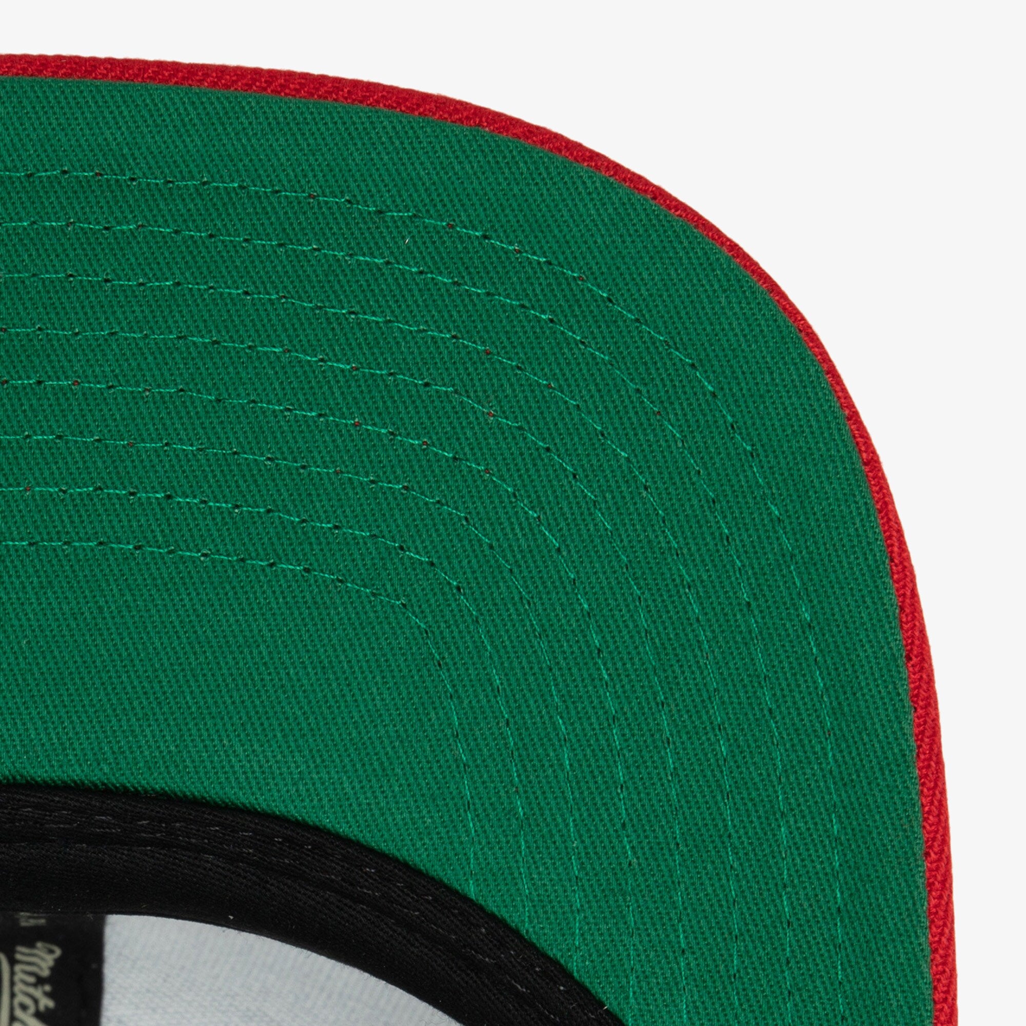 Mens Mitchell & Ness NCAA SHARKTOOTH SNAPBACK OHIO STATE