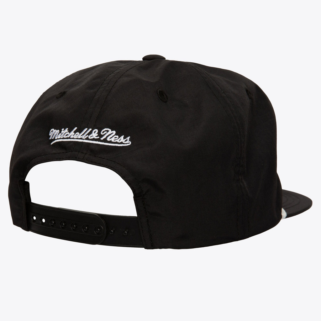 Mens Mitchell & Ness MLB PEW PEW DEADSTOCK SNAPBACK PADRES